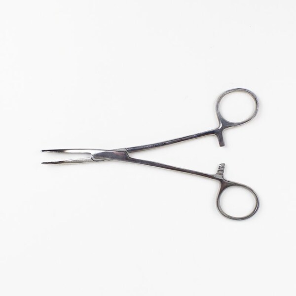 5.5 In. Curved Nose Hemostat